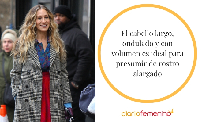 Con mucho volumen en tu cabello y el rostro alargado nada mejor que unos buenos rizos